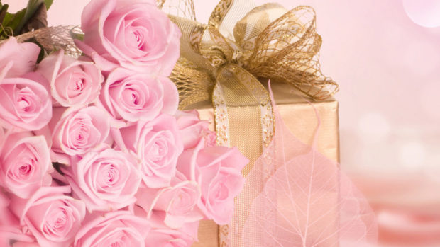 Wedding pink roses and gifts wallpaper