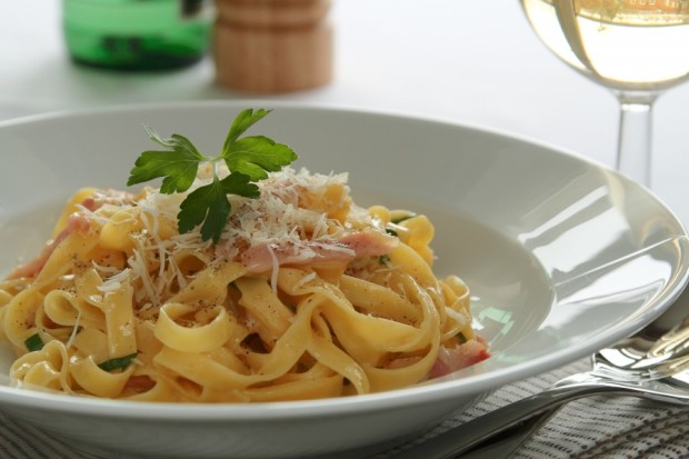 tagiatelle-carbonara-01-full-900x600